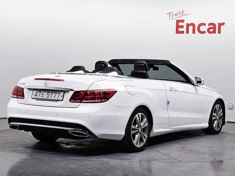2015 Mercedes-Benz E-Class E200 Cabriolet photo 2