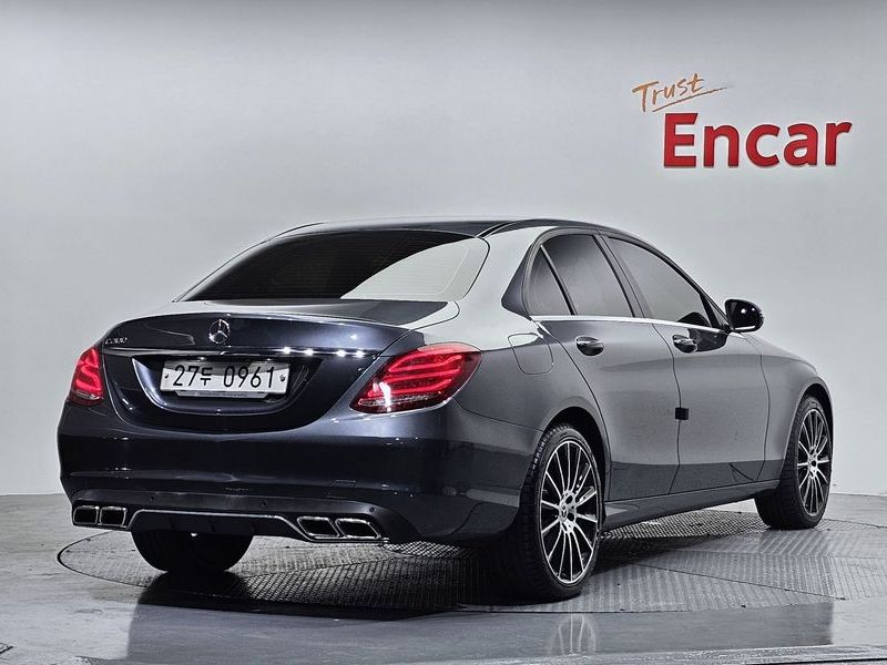 2016 Mercedes-Benz C-Class C200 photo 2