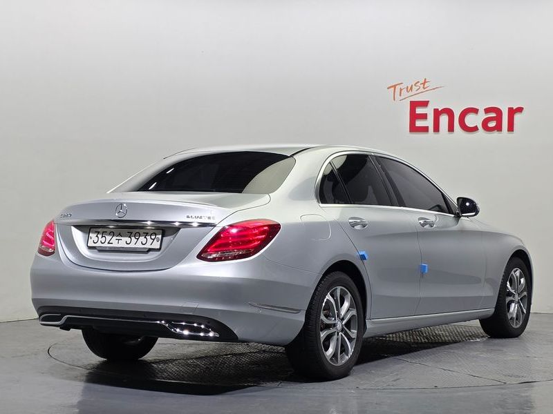 2015 Mercedes-Benz C-Class C220 BlueTEC Avantgarde photo 2