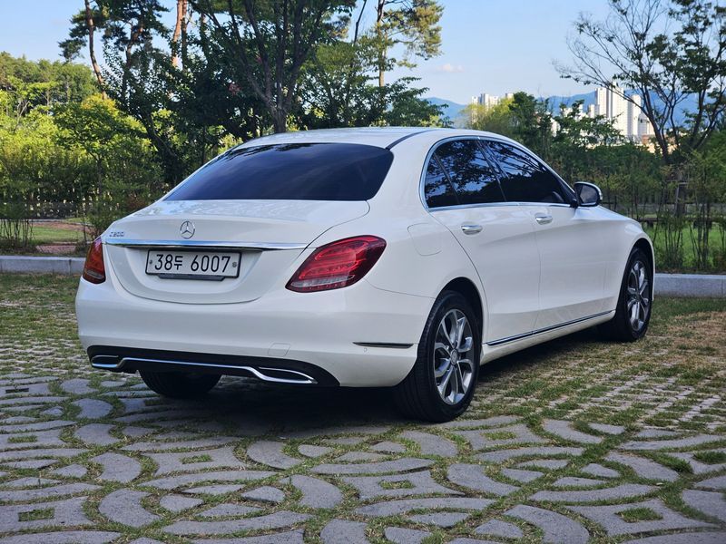 2015 Mercedes-Benz C-Class C200 Avantgarde photo 2