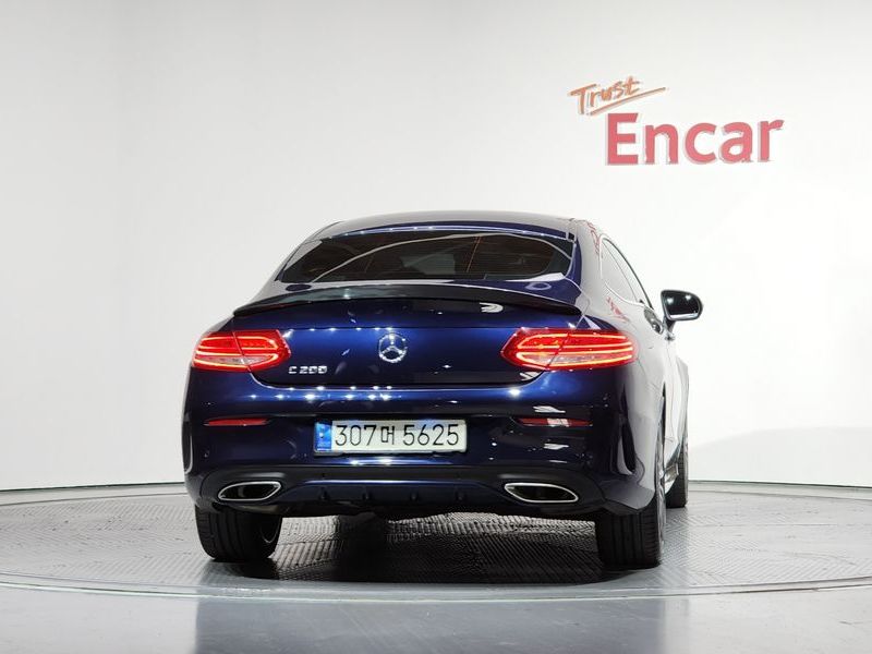 2016 Mercedes-Benz C-Class C200 Coupe photo 4