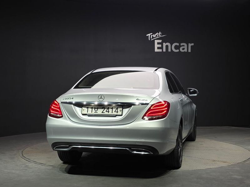 2016 Mercedes-Benz C-Class C220 d 4MATIC photo 4