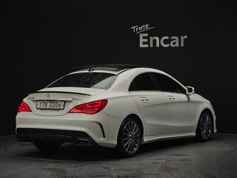 2016 Mercedes-Benz A-Class CLA250 4MATIC photo 2
