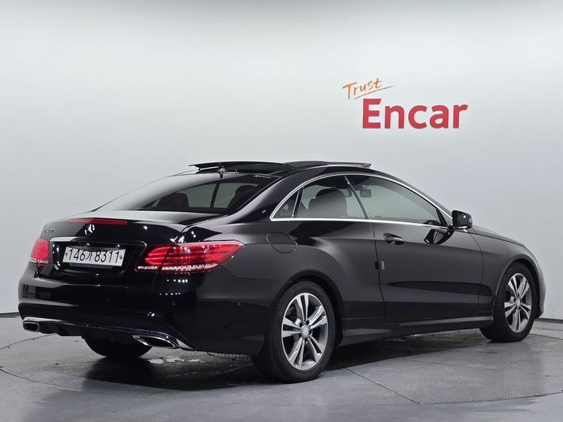 2016 Mercedes-Benz E-Class E200 Coupe photo 2