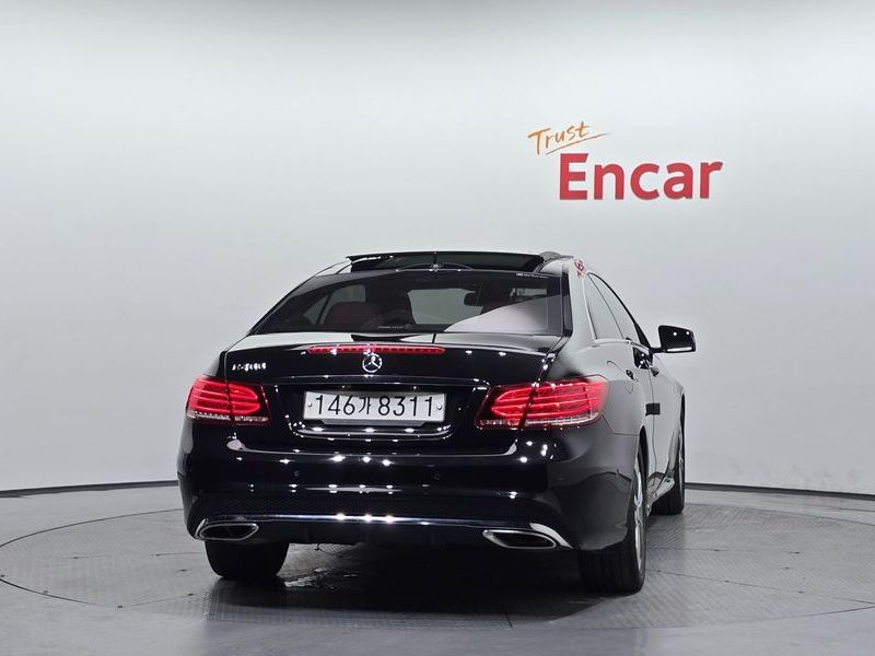 2016 Mercedes-Benz E-Class E200 Coupe photo 4