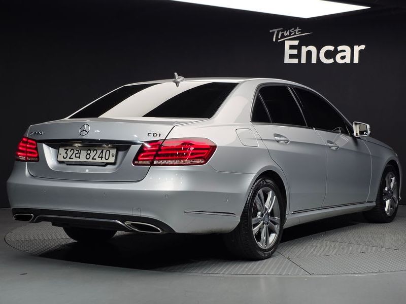 2014 Mercedes-Benz E-Class E220 CDI Avantgarde photo 2