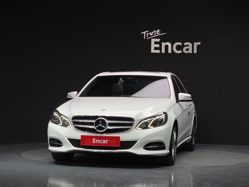 2016 Mercedes-Benz E-Class E220 Bluetec Avantgarde photo 3