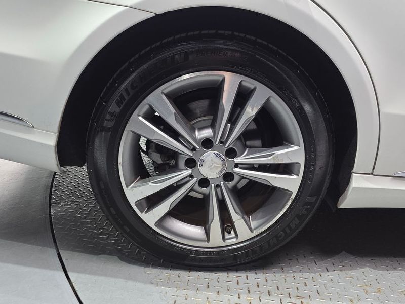 2016 Mercedes-Benz E-Class E220 Bluetec Avantgarde photo 5