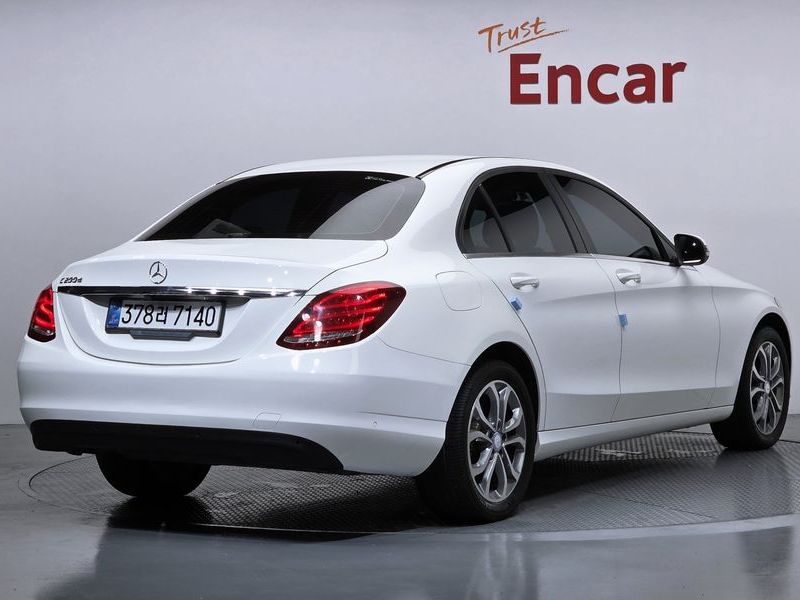 2016 Mercedes-Benz C-Class C200 d photo 2