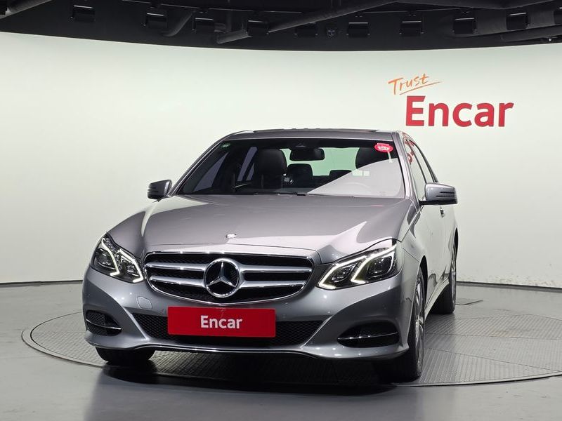 2015 Mercedes-Benz E-Class E220 Bluetec Avantgarde photo 3