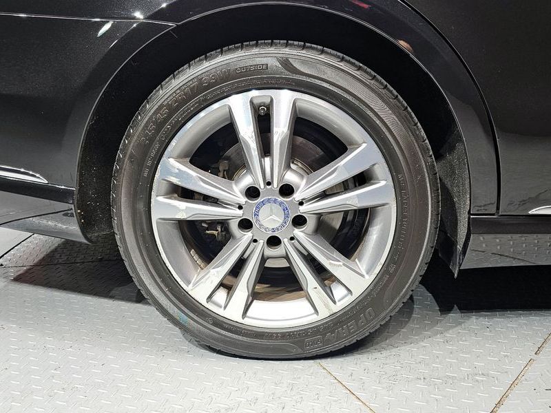 2016 Mercedes-Benz E-Class E220 Bluetec Avantgarde photo 5