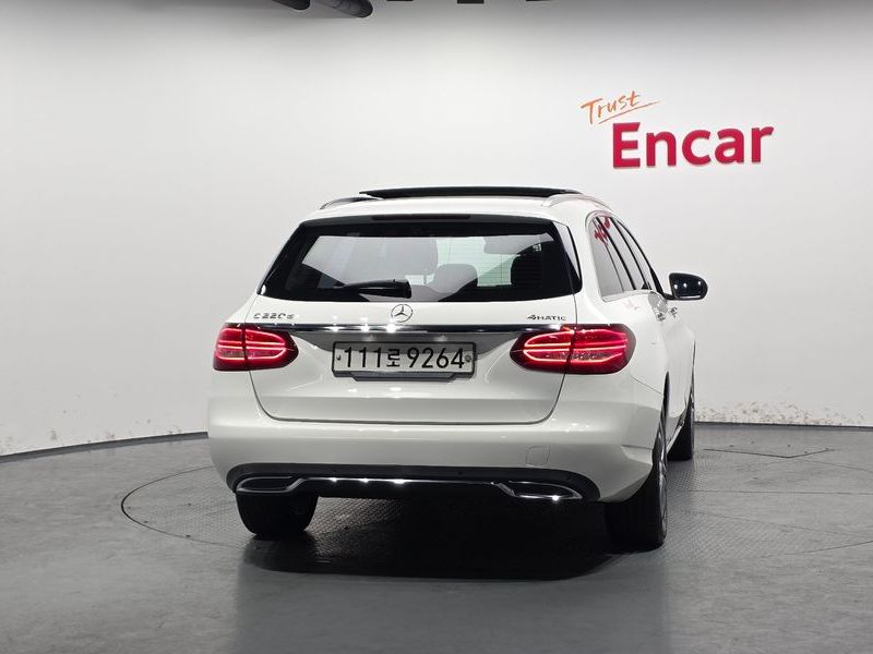 2016 Mercedes-Benz C-Class C220 d 4MATIC Estate photo 4