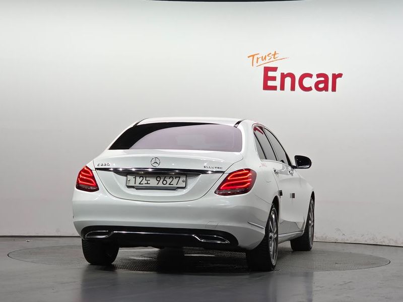 2015 Mercedes-Benz C-Class C220 BlueTEC Avantgarde photo 4