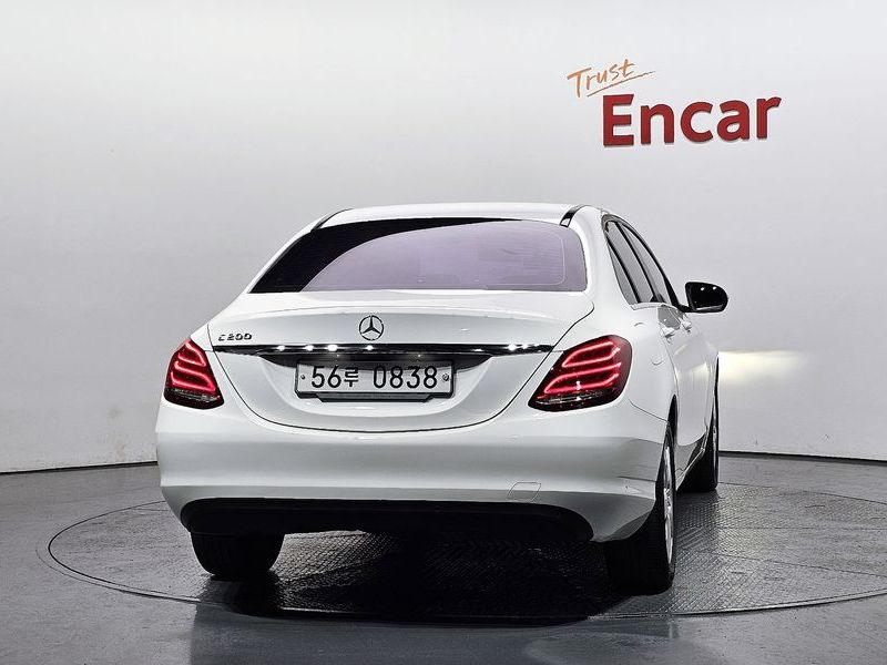 2016 Mercedes-Benz C-Class C200 photo 4