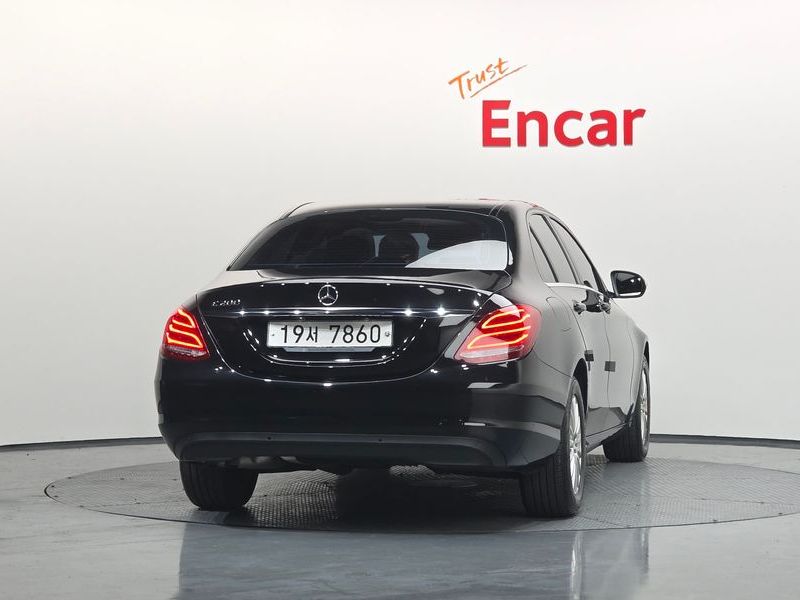 2015 Mercedes-Benz C-Class C200 photo 4
