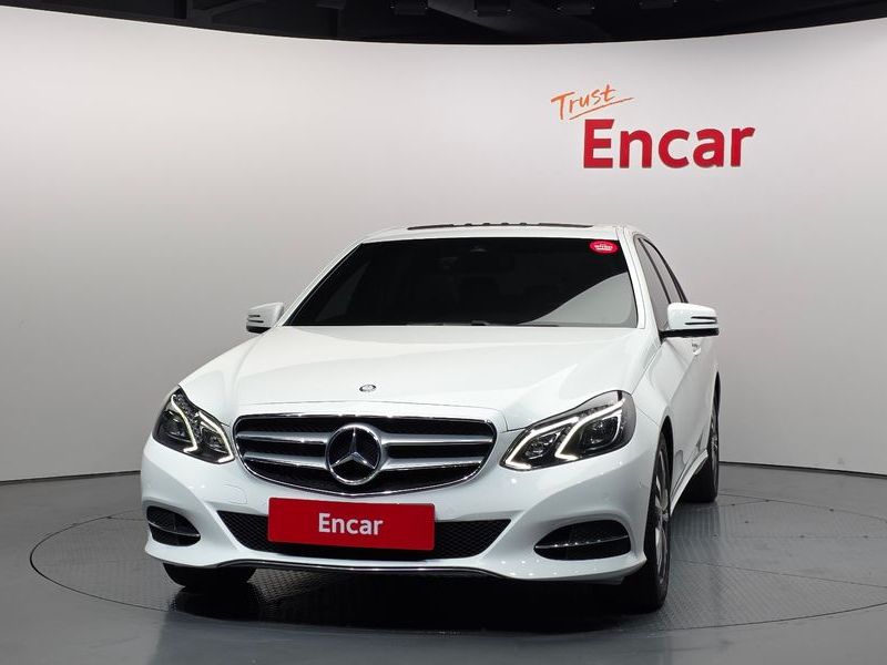 2016 Mercedes-Benz E-Class E220 Bluetec Avantgarde photo 3