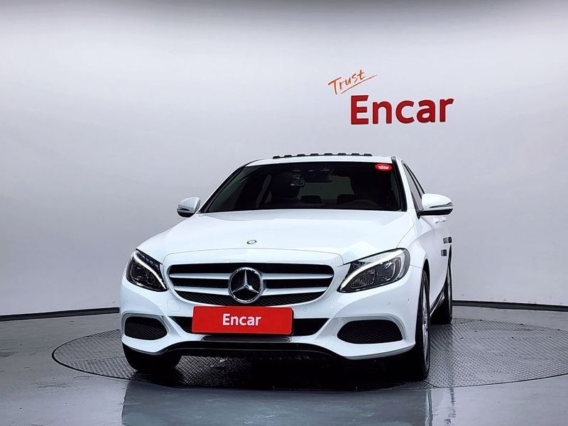 2016 Mercedes-Benz C-Class C200 photo 3