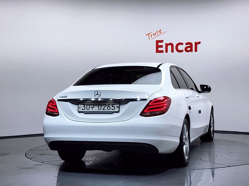 2016 Mercedes-Benz C-Class C200 photo 4