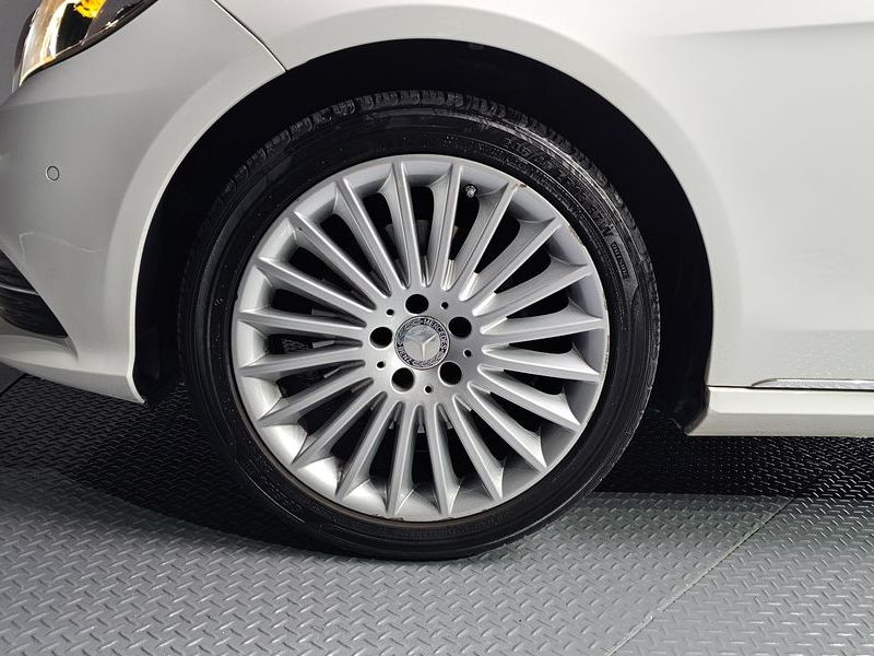 2016 Mercedes-Benz E-Class E300 Elegance photo 5