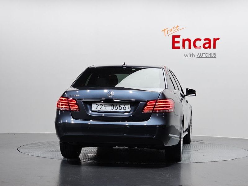 2016 Mercedes-Benz E-Class E300 Avangard photo 4