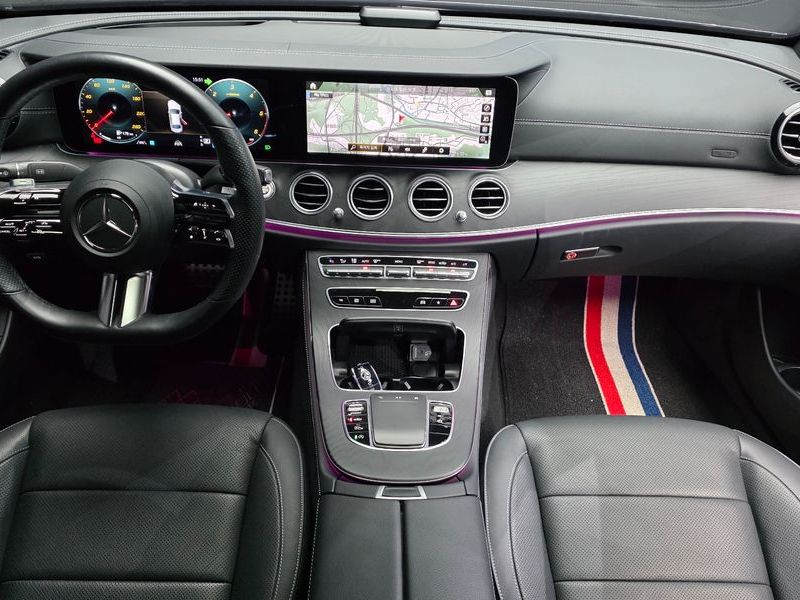 2022 Mercedes-Benz E-Class E220d 4MATIC AMG Line photo 7