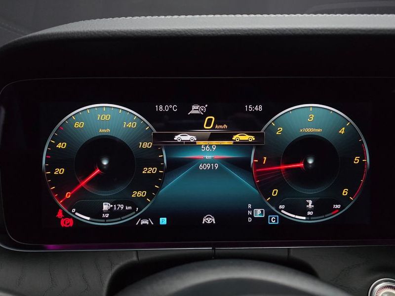 2022 Mercedes-Benz E-Class E220d 4MATIC AMG Line photo 8