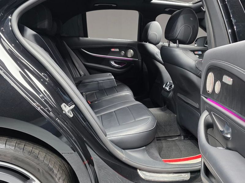 2022 Mercedes-Benz E-Class E220d 4MATIC AMG Line photo 12