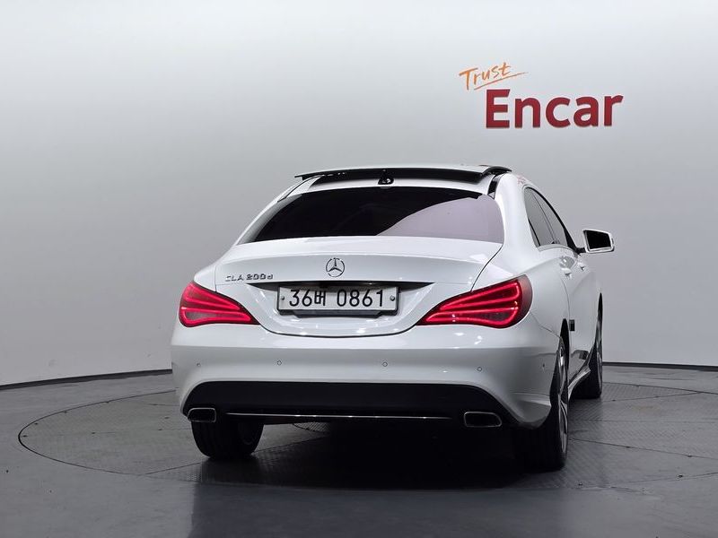2016 Mercedes-Benz A-Class CLA200 d photo 4