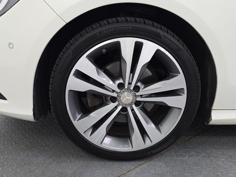 2016 Mercedes-Benz A-Class CLA200 d photo 5