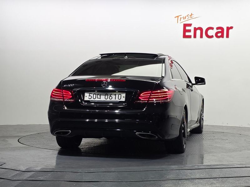 2016 Mercedes-Benz E-Class E400 Coupe photo 4