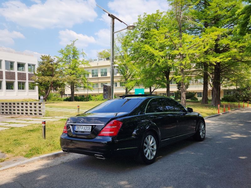 2012 Mercedes-Benz S-Class S400L Hybrid photo 2
