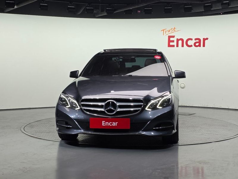 2015 Mercedes-Benz E-Class E250 BlueTec 4MATIC AV photo 3