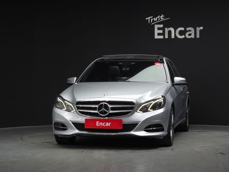 2014 Mercedes-Benz E-Class E300 4MATIC Avantgarde photo 3