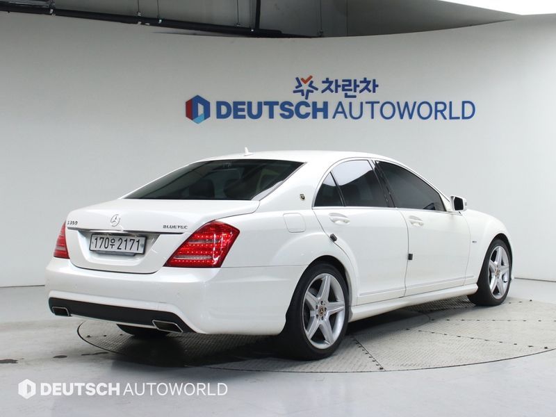 2012 Mercedes-Benz S-Class S350 BlueTEC photo 2