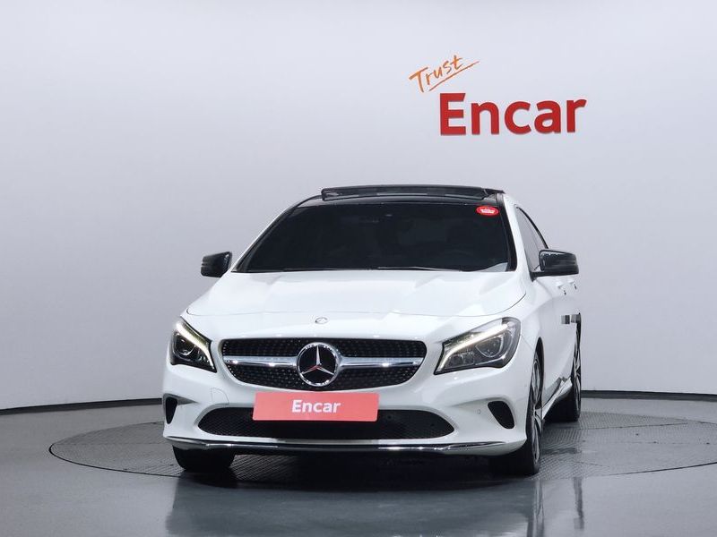 2017 Mercedes-Benz A-Class CLA250 4MATIC photo 3