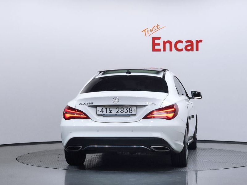 2017 Mercedes-Benz A-Class CLA250 4MATIC photo 4