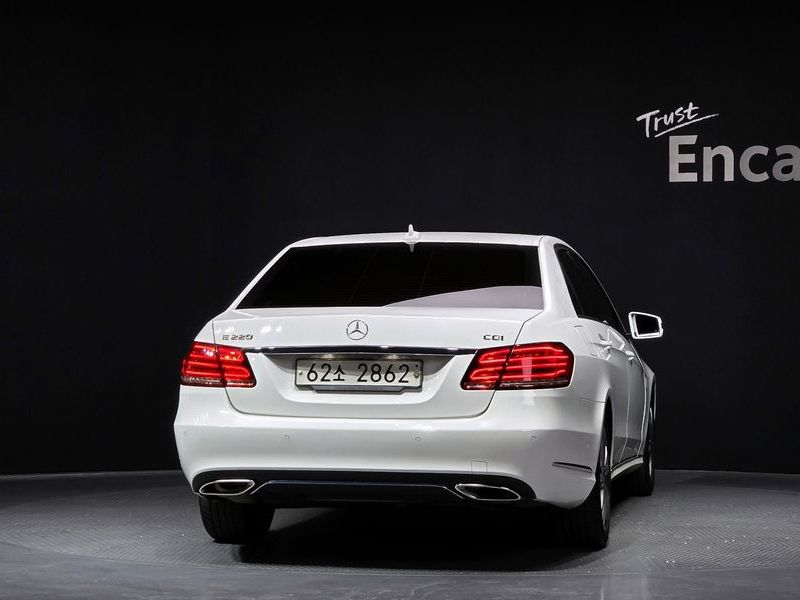 2014 Mercedes-Benz E-Class E220 CDI Avantgarde photo 4