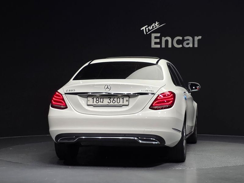 2015 Mercedes-Benz C-Class C220 BlueTEC Avantgarde photo 4