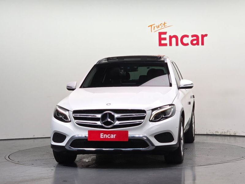 2017 Mercedes-Benz C-Class GLC220 d 4MATIC photo 3