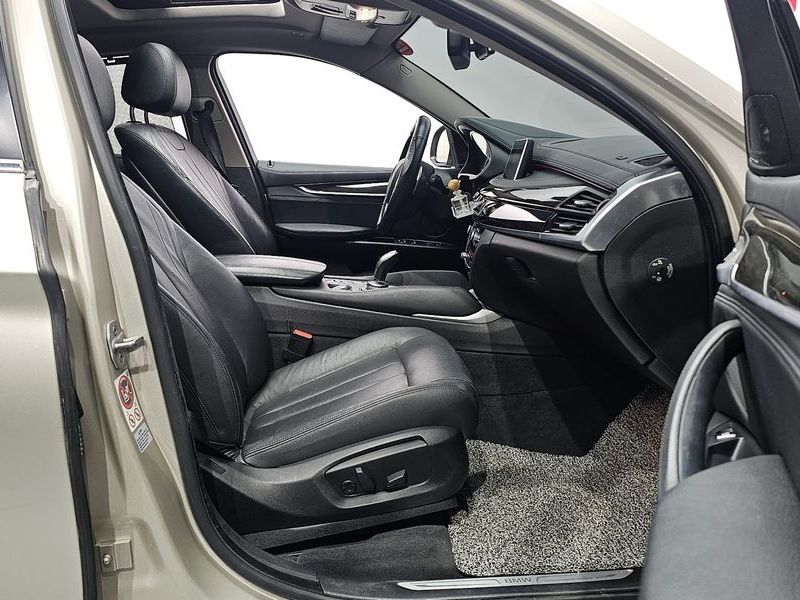 2015 BMW X6 xDrive 30d photo 10