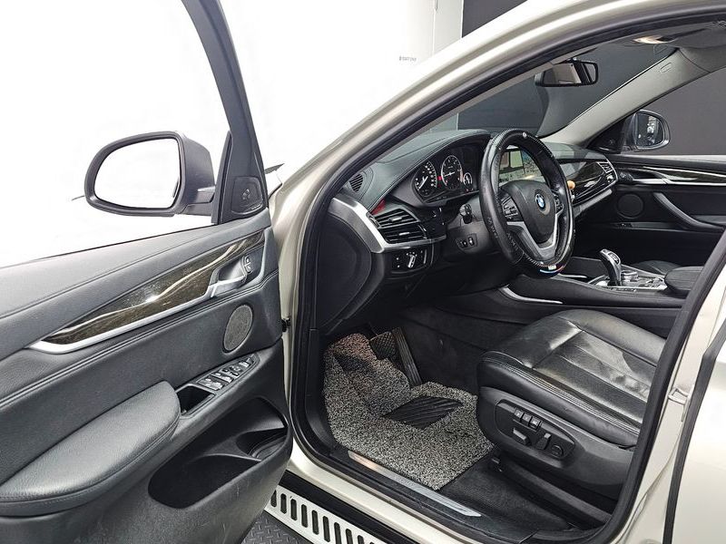 2015 BMW X6 xDrive 30d photo 11