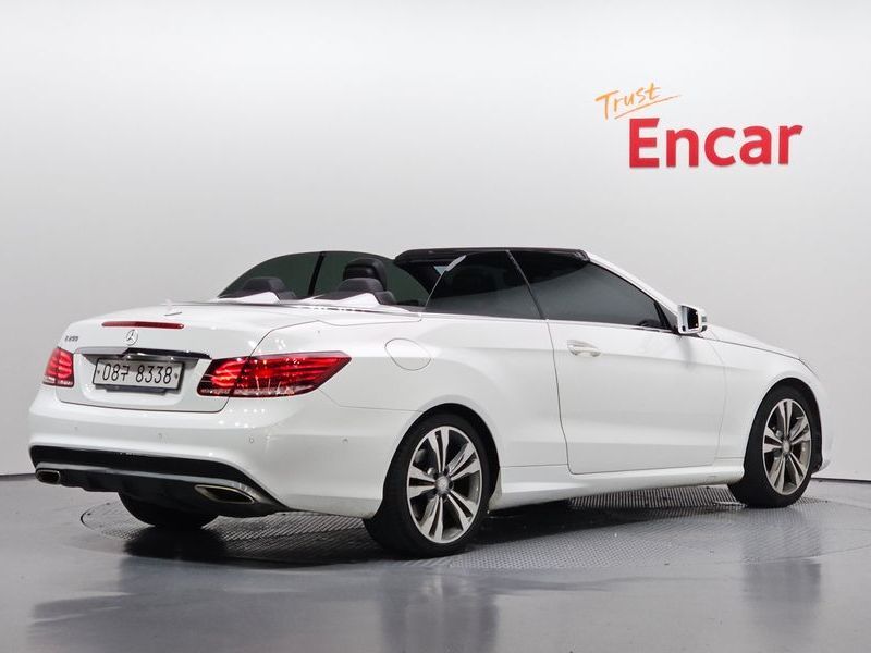 2017 Mercedes-Benz E-Class E200 Cabriolet photo 2