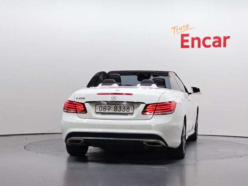 2017 Mercedes-Benz E-Class E200 Cabriolet photo 4