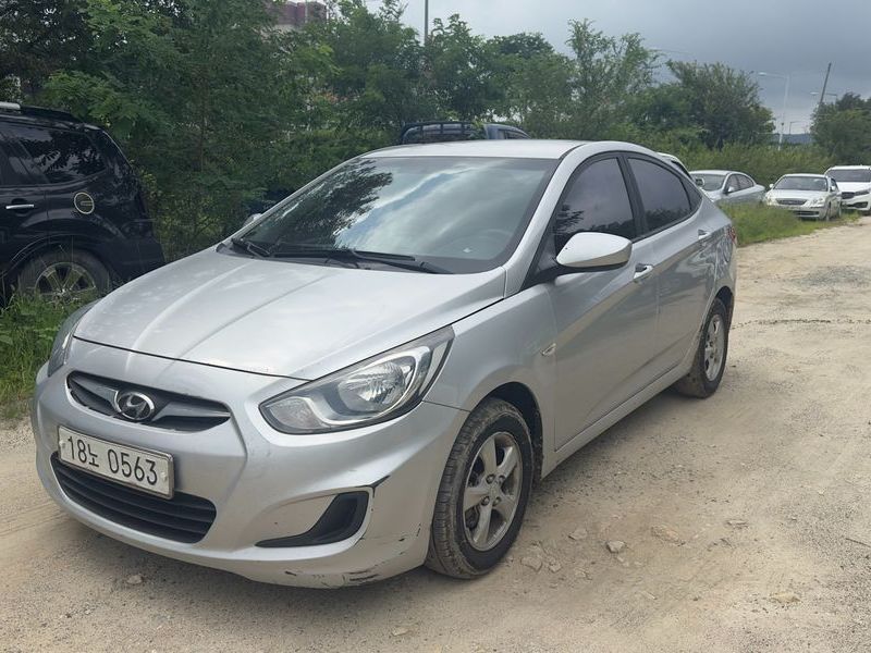 2012 Hyundai Accent Diesel 1.6 VGT Luxury photo 2