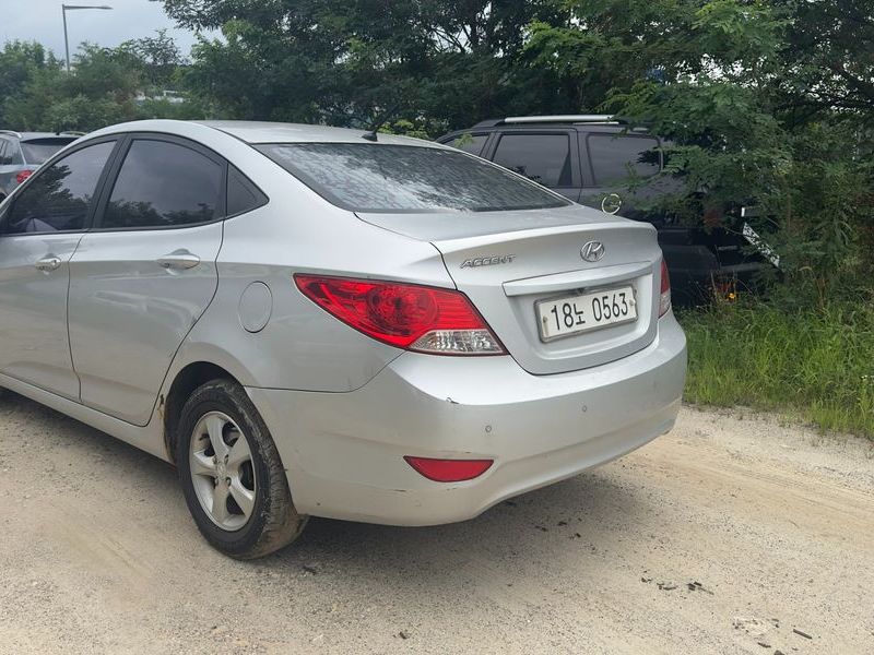 2012 Hyundai Accent Diesel 1.6 VGT Luxury photo 3