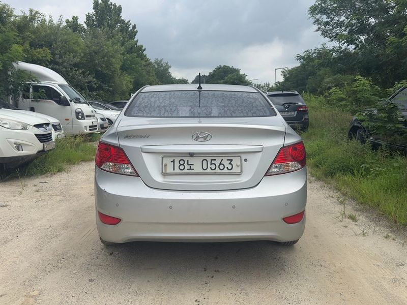 2012 Hyundai Accent Diesel 1.6 VGT Luxury photo 4