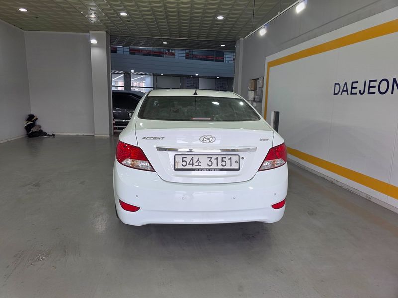 2012 Hyundai Accent Diesel 1.6 VGT Premier photo 4