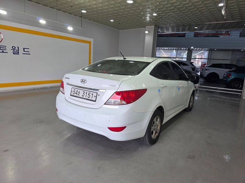 2012 Hyundai Accent Diesel 1.6 VGT Premier photo 5