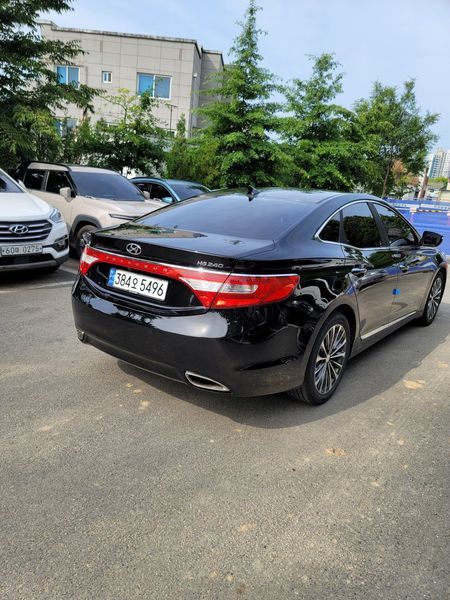 2014 Hyundai Grandeur HG240 Modern photo 2