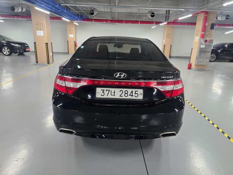 2015 Hyundai Grandeur HG240 Modern photo 4